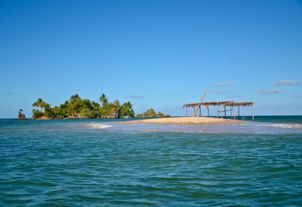 Ilha da Pedra Furada, Peninsula de Marau, Bahia